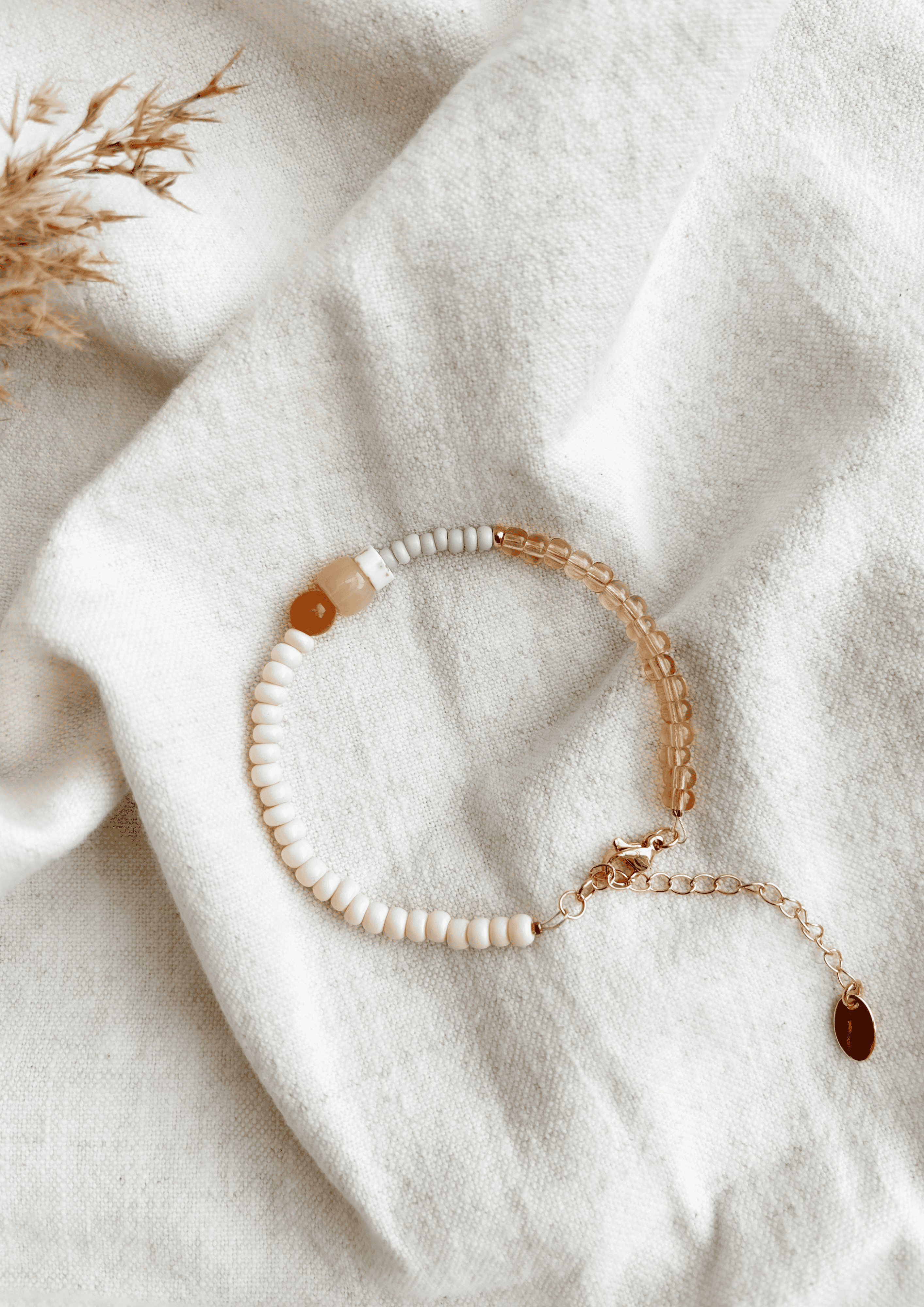 Perlenarmband ''Noa'' | apricot/light blue | Allerliebst - Bild 4