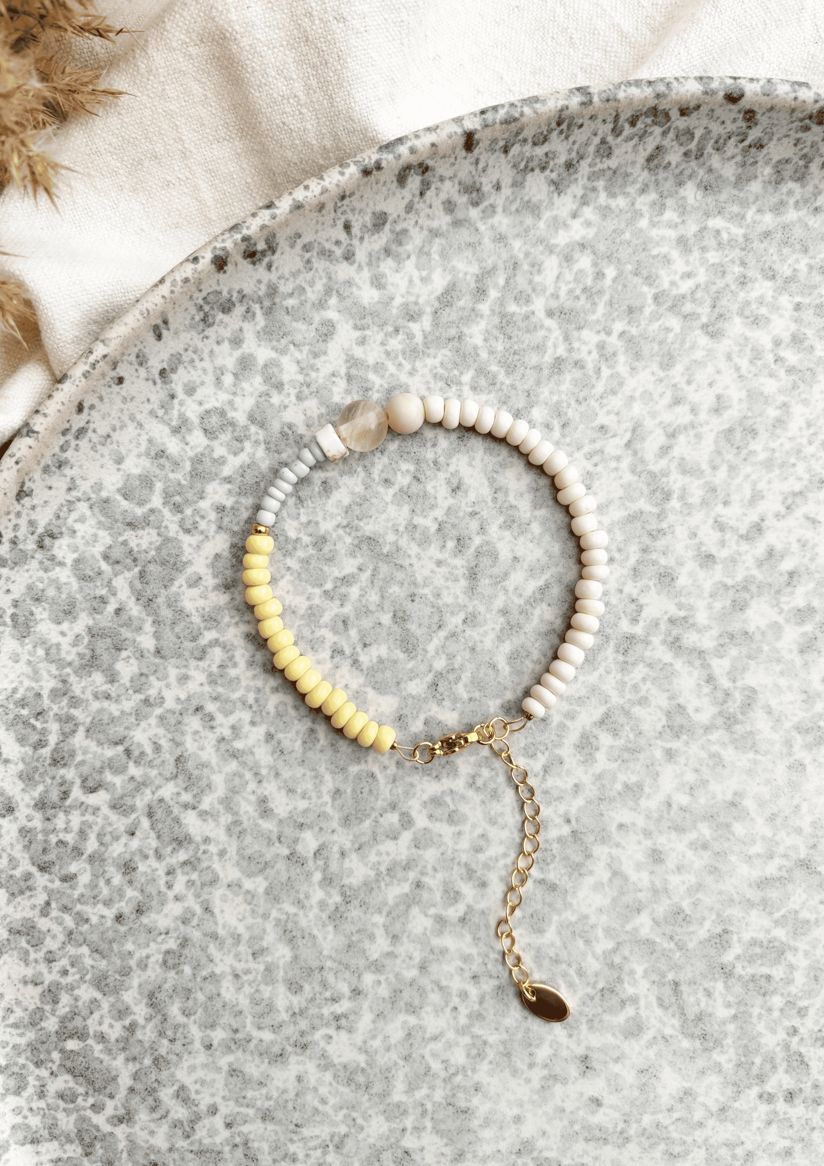 Perlenarmband ''Celia'' | butter yellow/light blue | Allerliebst