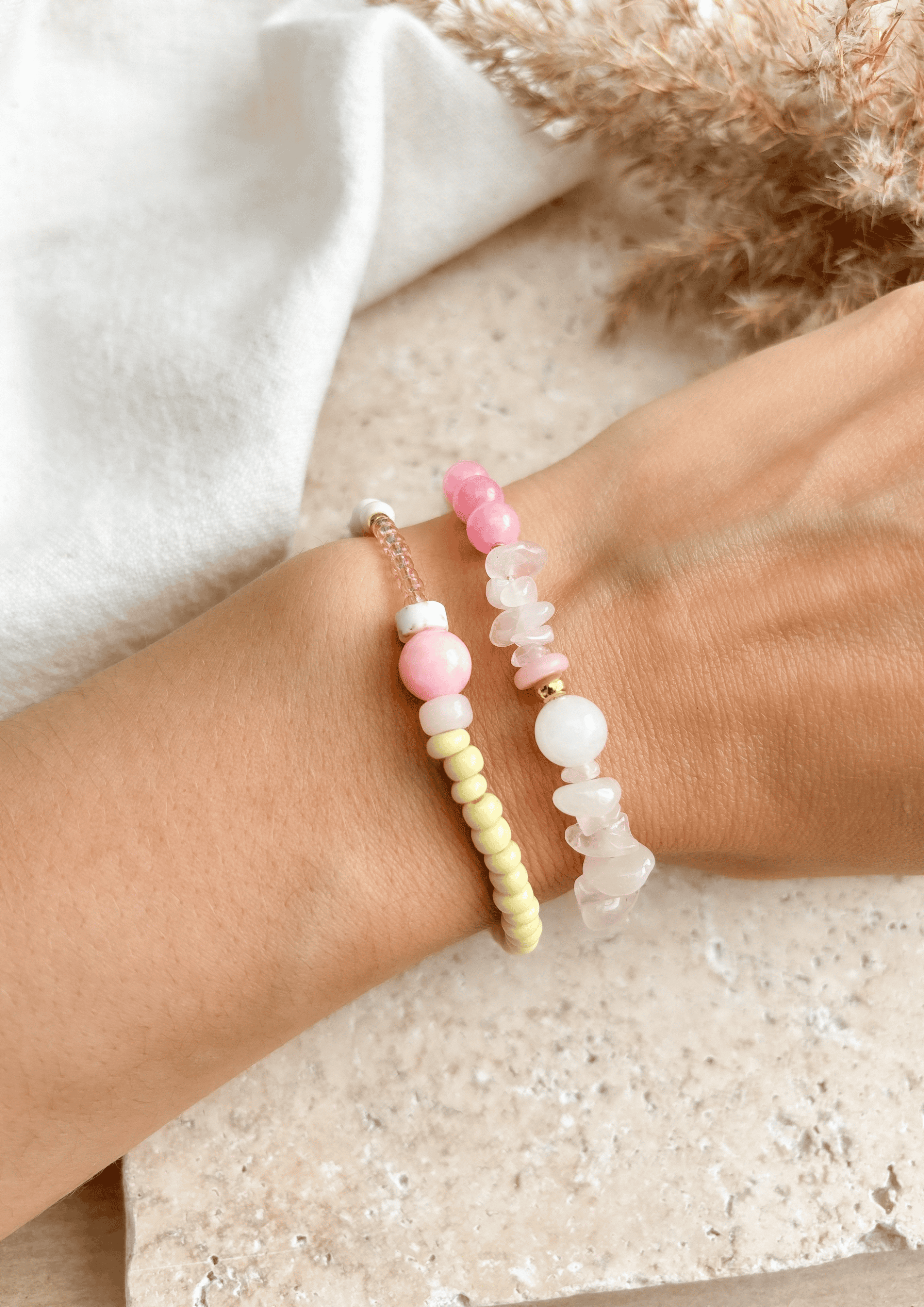 Perlenarmband ''Mia'' | butter yellow/pink | Allerliebst - Bild 3