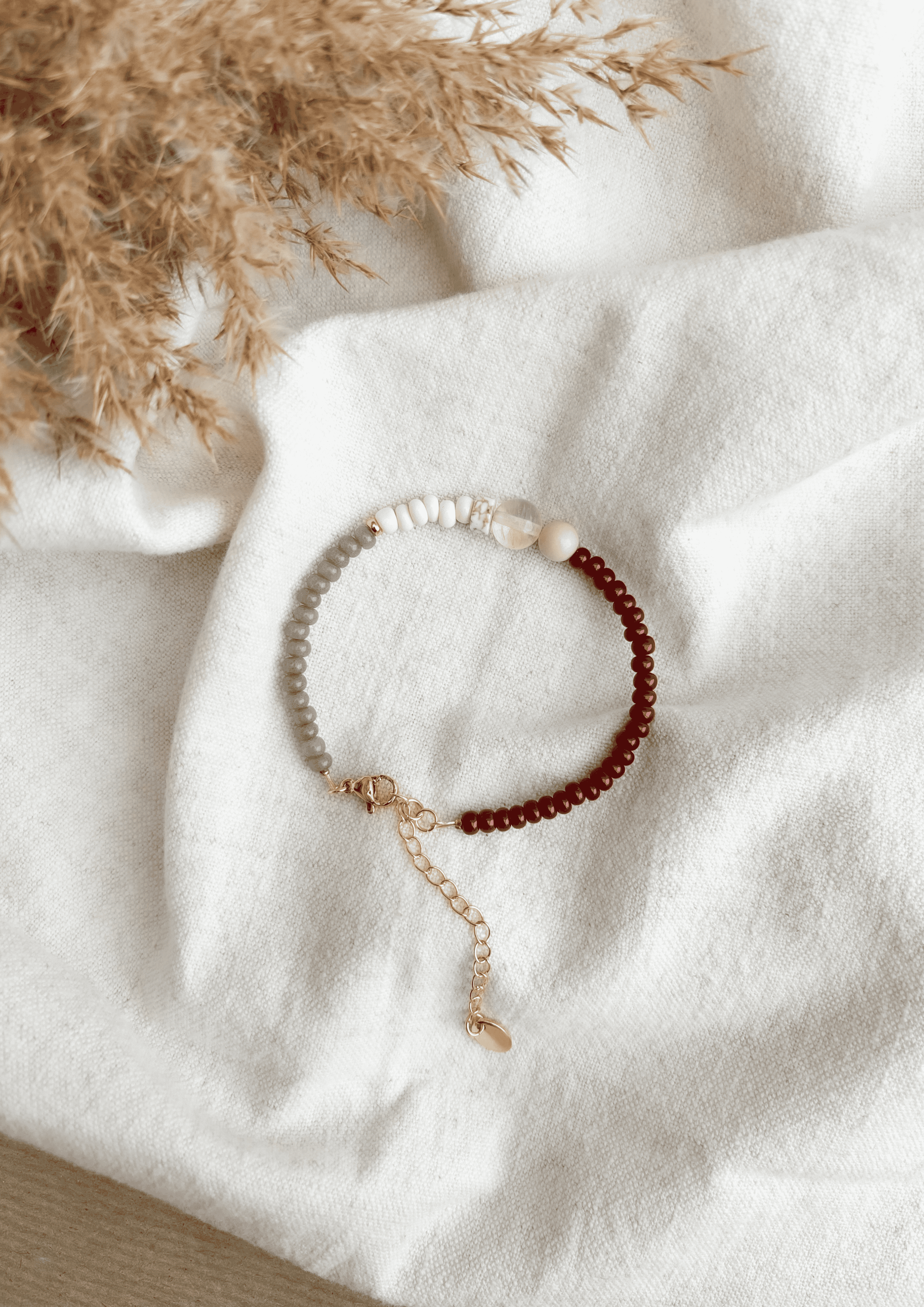Perlenarmband ''Yara'' | dunkelrot/stone | Allerliebst