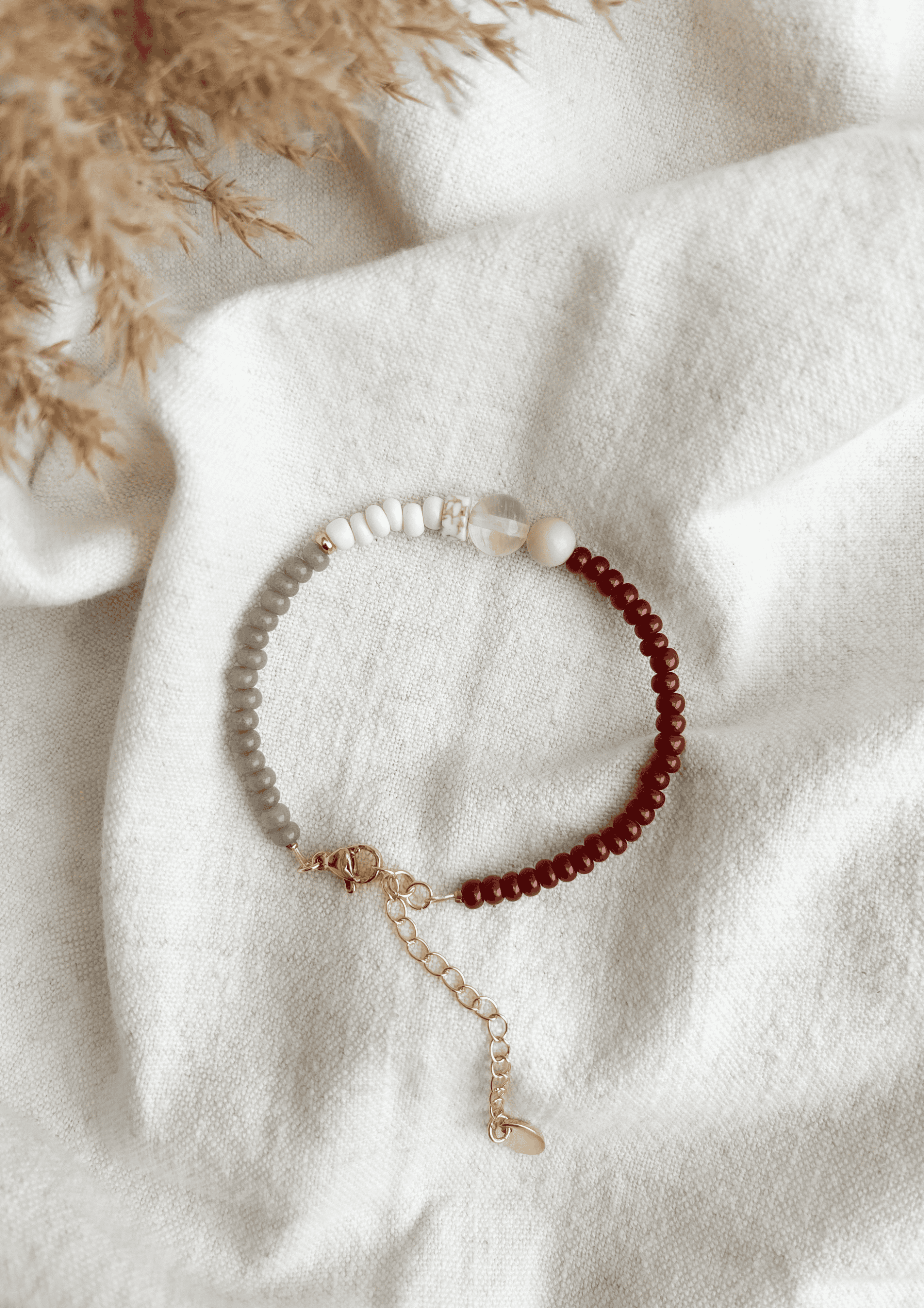 Perlenarmband ''Yara'' | dunkelrot/stone | Allerliebst - Bild 2
