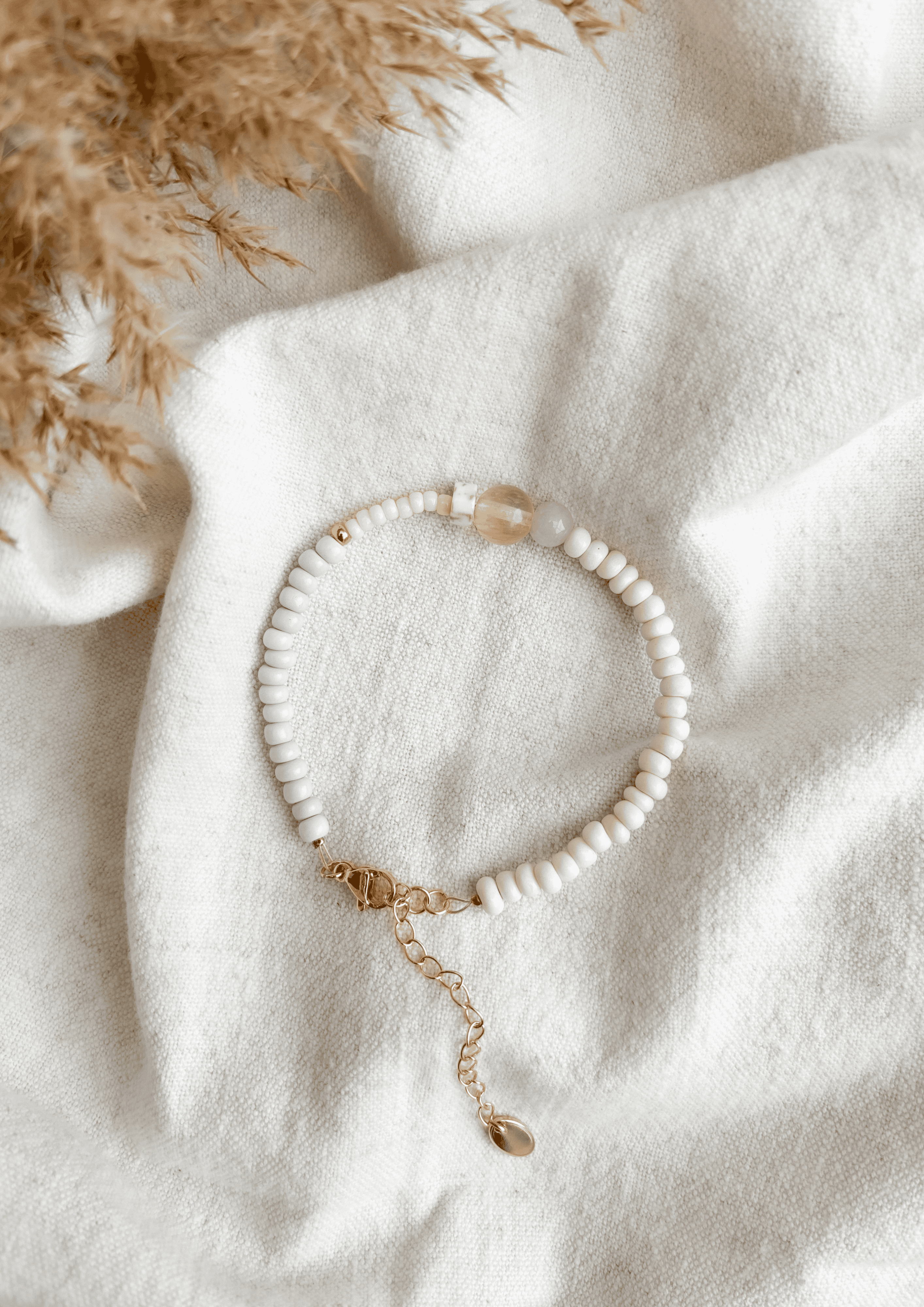 Perlenarmband ''Frieda'' | flieder/butter yellow | Allerliebst - Bild 2