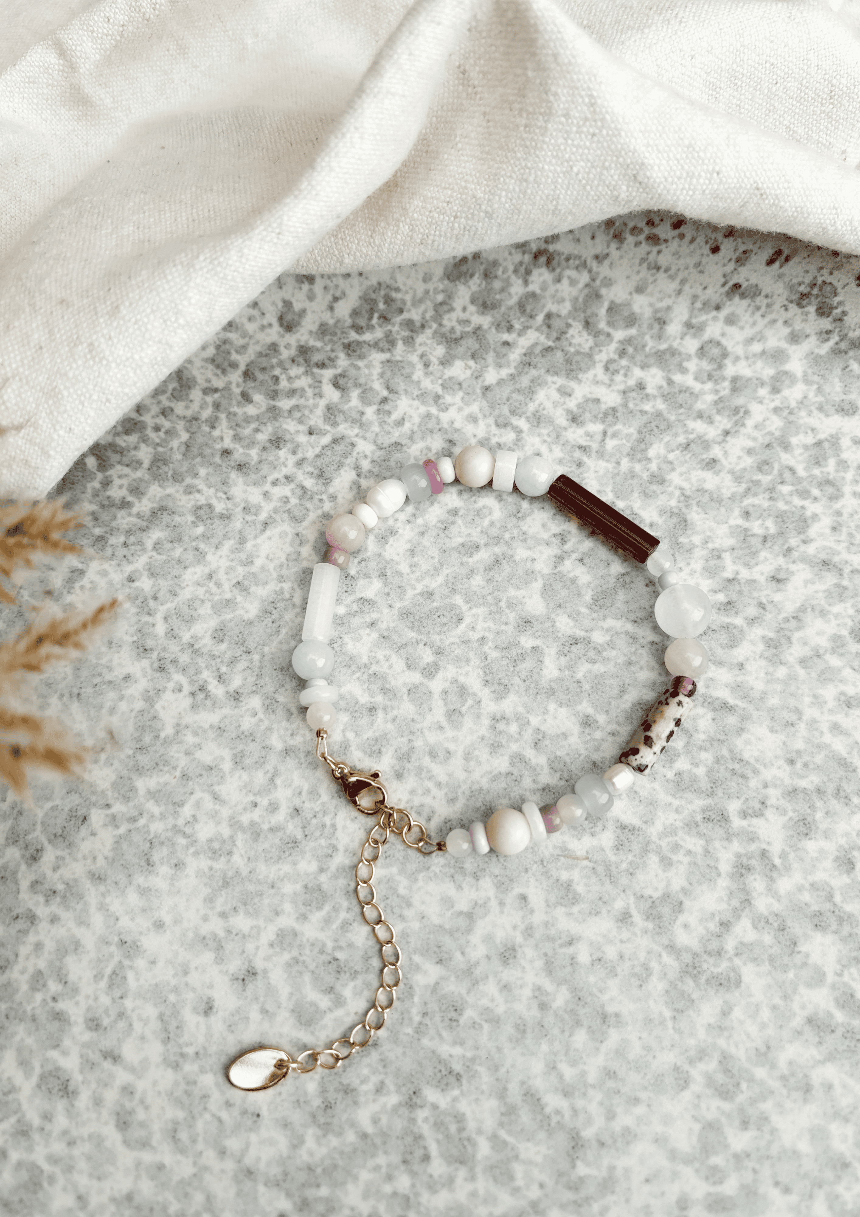Perlenarmband ''Annelie'' | flieder/hellblau | Allerliebst - Bild 2