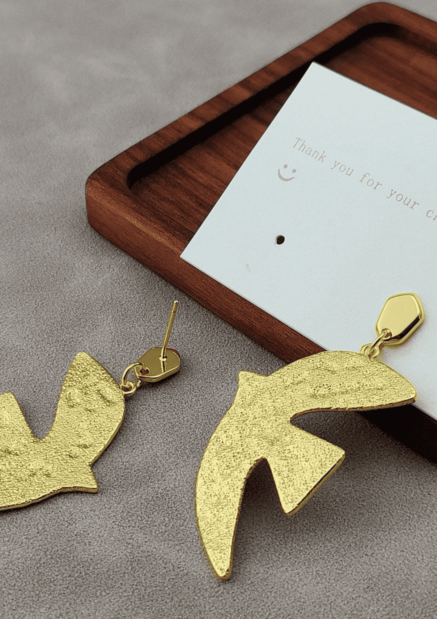 Statement Ohrringe "Dove" | gold | CICI'DE JEWELRY AMSTERDAM - Thumbnail-Bild 3