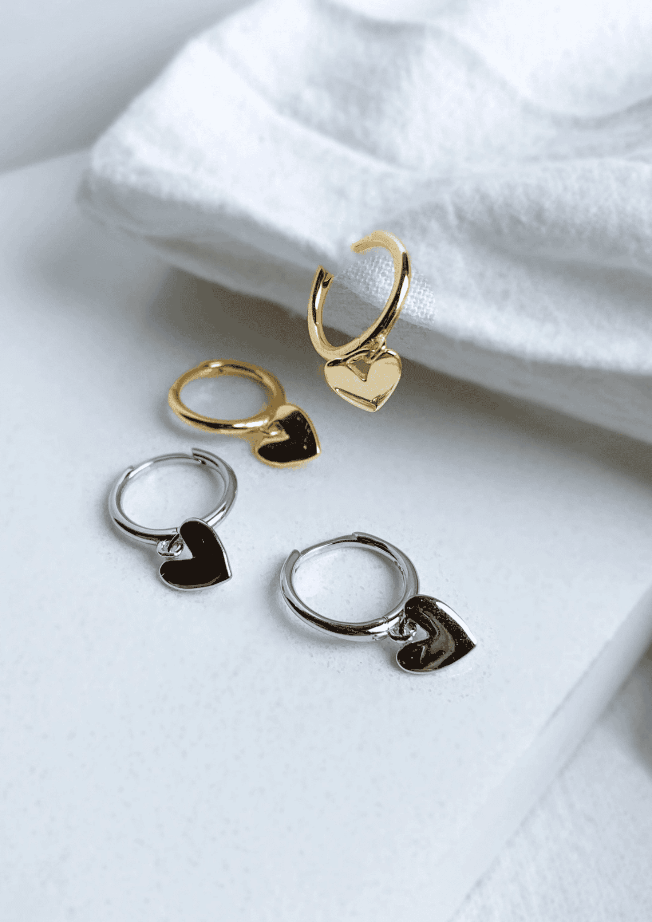 Heart Charm Creolen "Valentina" | gold | Love Local Jewelry - Bild 3