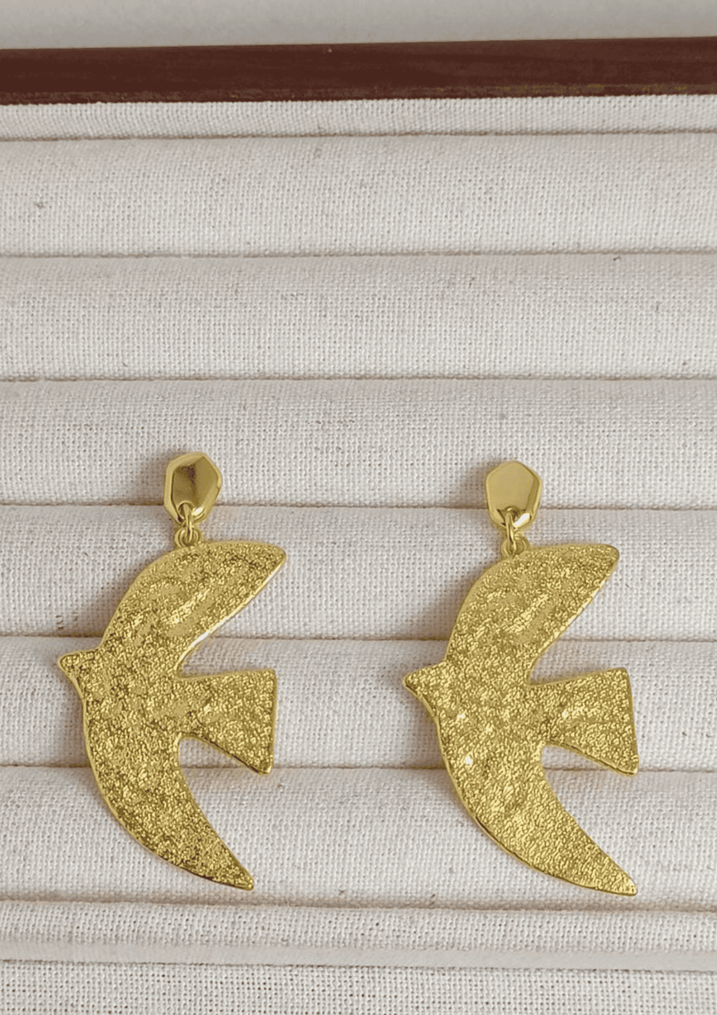 Statement Ohrringe "Dove" | gold | CICI'DE JEWELRY AMSTERDAM - Thumbnail-Bild 6