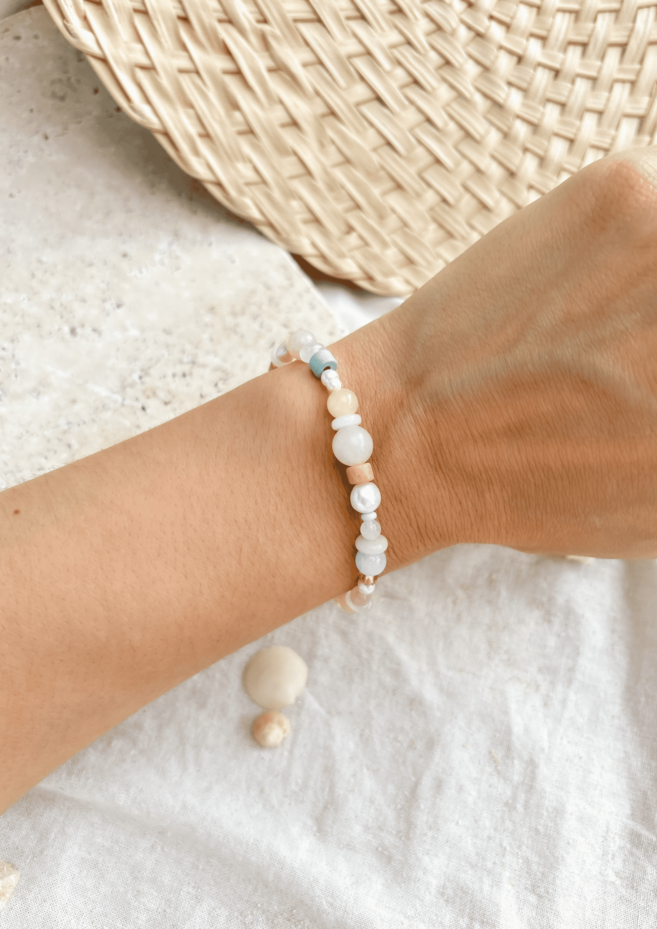 Perlenarmband ''Elani'' | hellblau/rose | Allerliebst - Bild 8