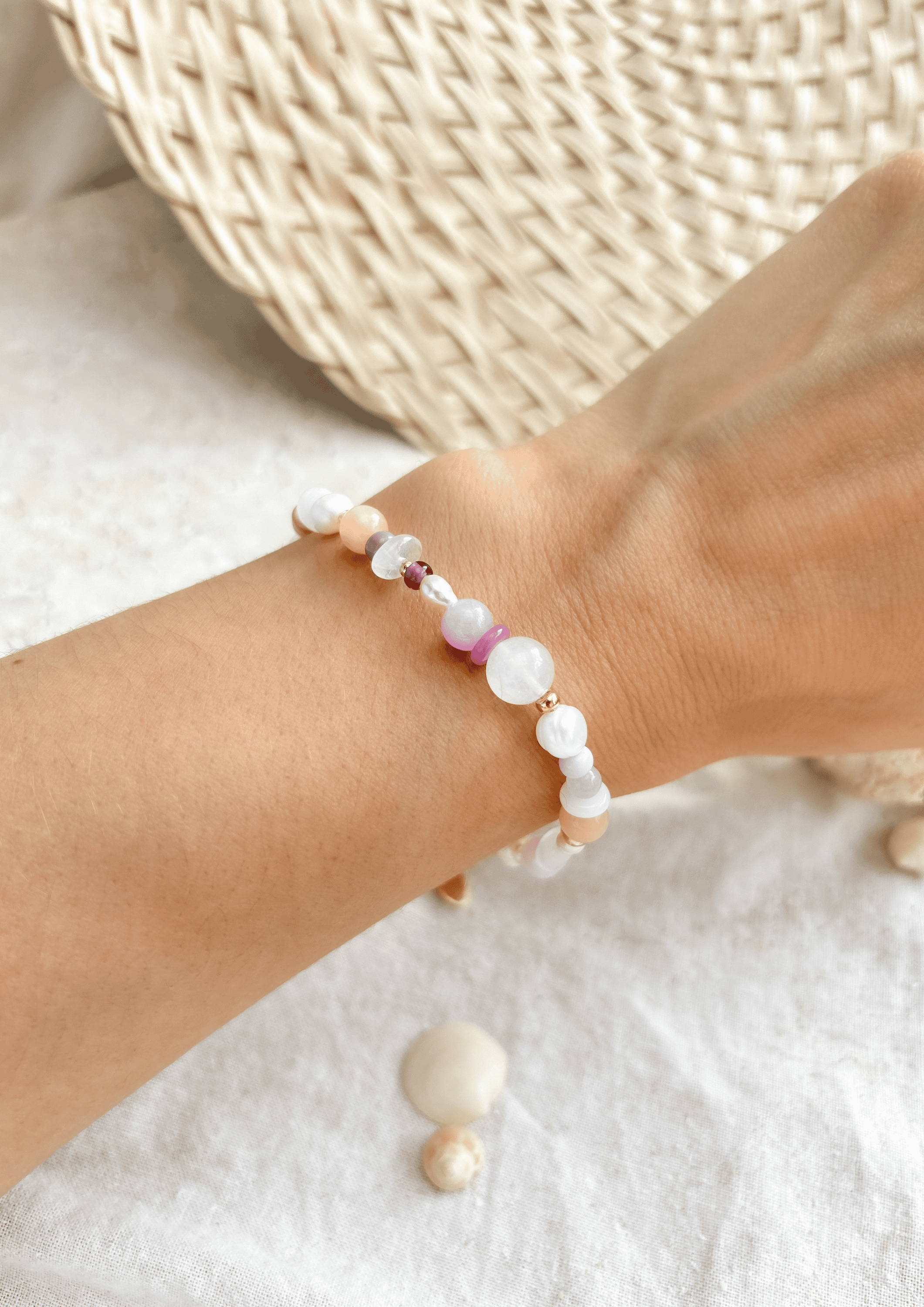 Perlenarmband ''Romy'' | peach/lavendel | Allerliebst - Bild 8